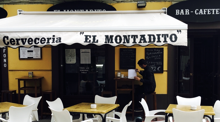This is one of the casual bars in Cadiz, El Montadito.