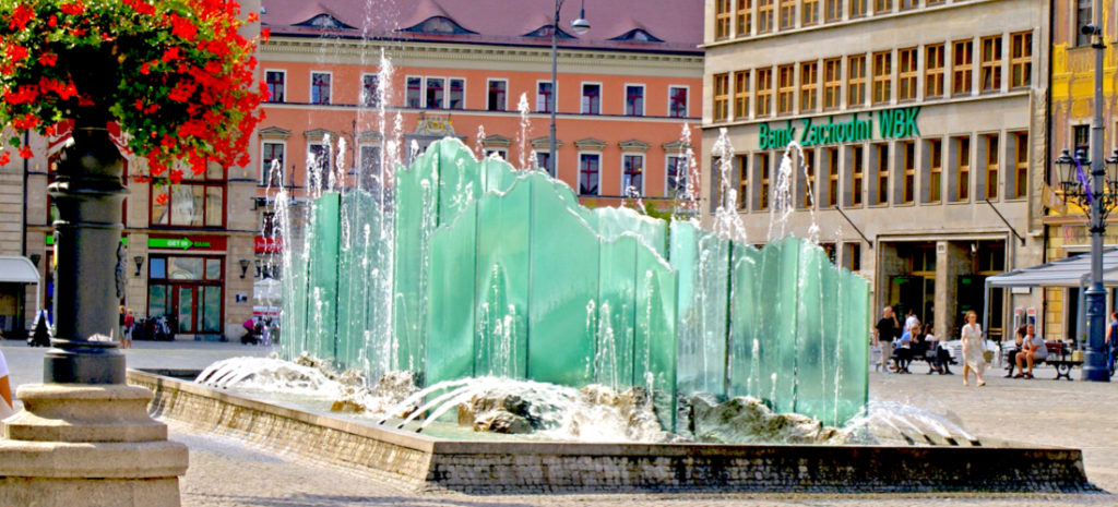 During a Wroclaw trip, see the fountain in Market Square.